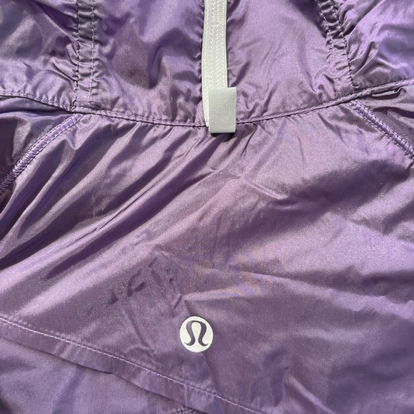 Lululemon size 6 purple zip up jacket in excellent condition - Picture 4 of 9